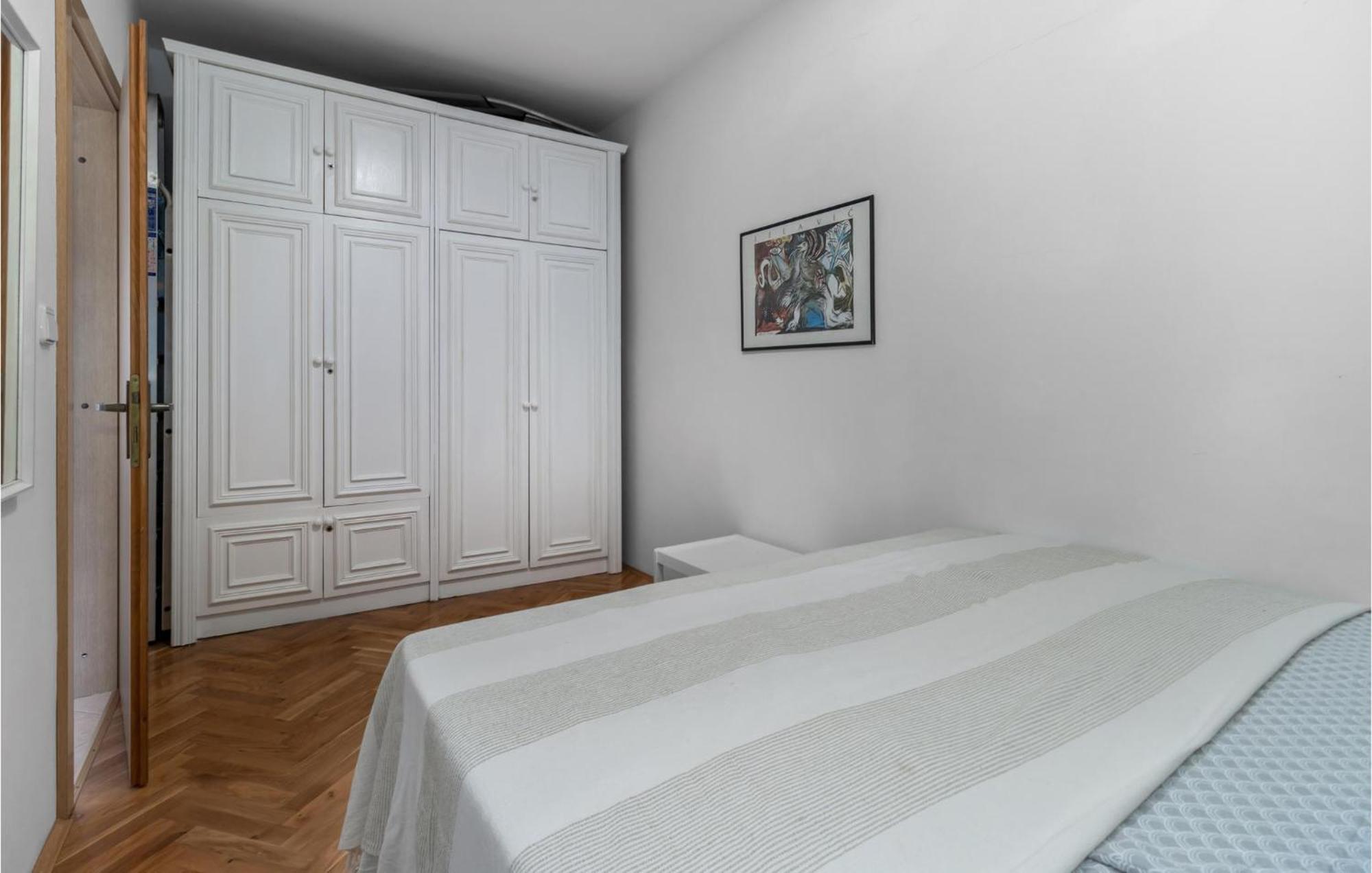Lovely Apartment In Novi Vinodolski With Wifi ภายนอก รูปภาพ