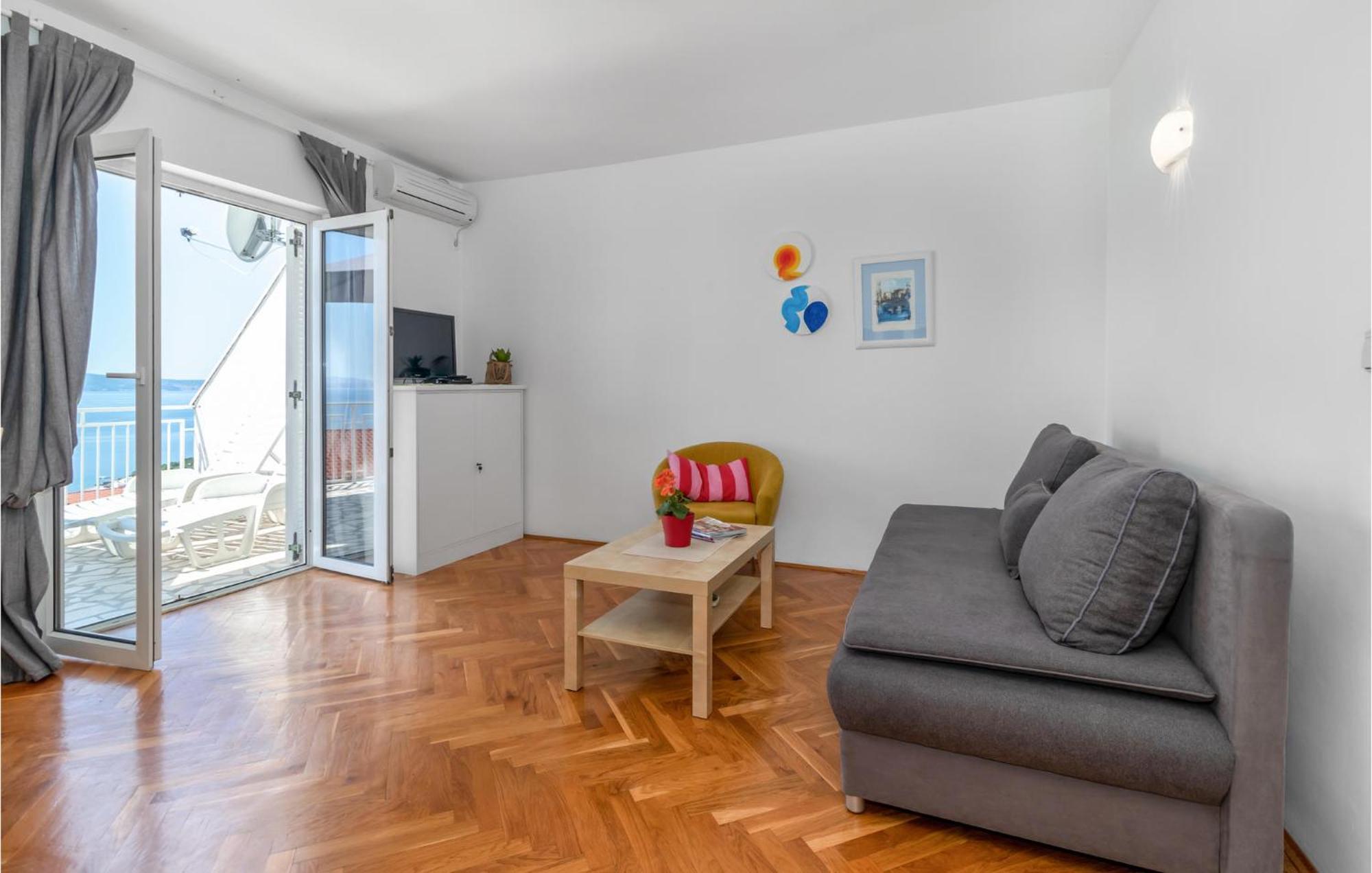 Lovely Apartment In Novi Vinodolski With Wifi ภายนอก รูปภาพ