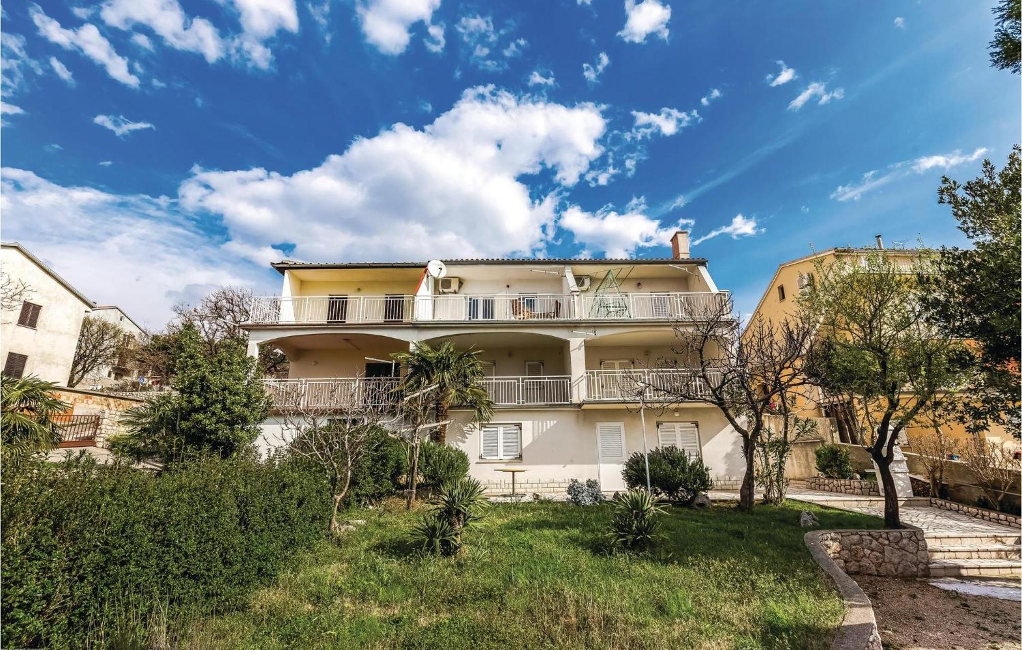 Lovely Apartment In Novi Vinodolski With Wifi ภายนอก รูปภาพ