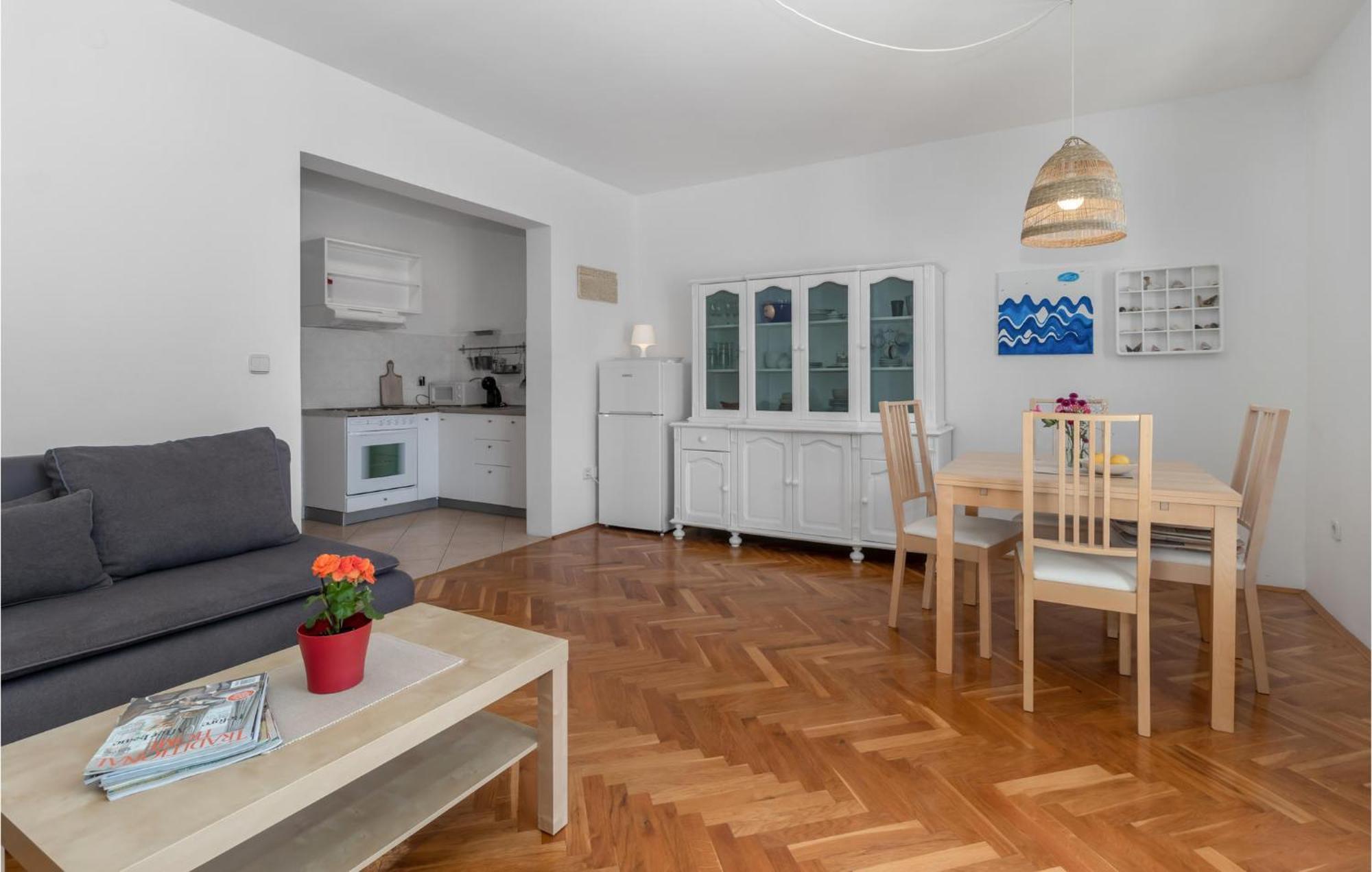 Lovely Apartment In Novi Vinodolski With Wifi ภายนอก รูปภาพ